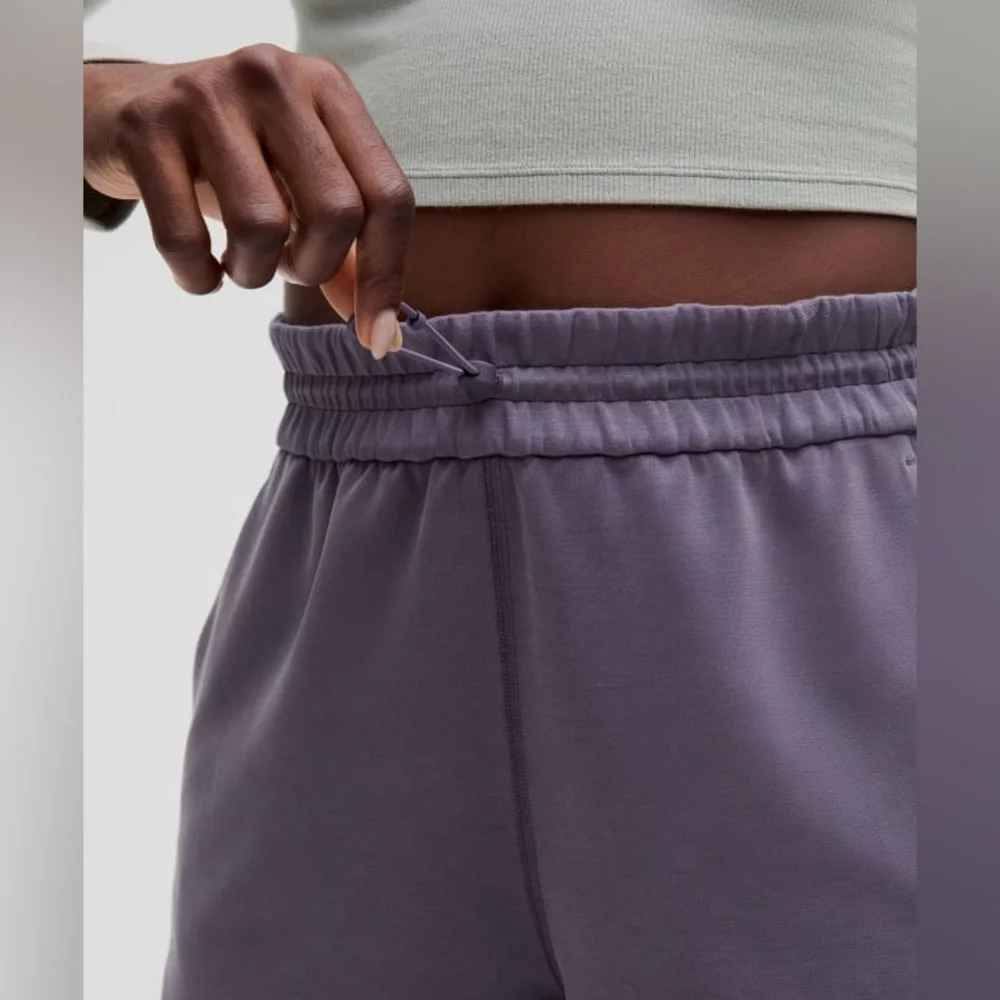 New Lululemon Softstreme high-rise short Sz4 color Nightfall MSRP: $78 - Picture 4 of 9